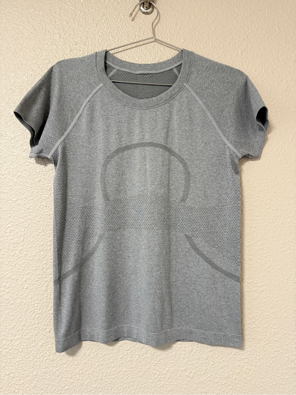 Lululemon Swiftly Tech Short-Sleeve Shirt Workout Top Size 8 Light Grey - Picture 1 of 5